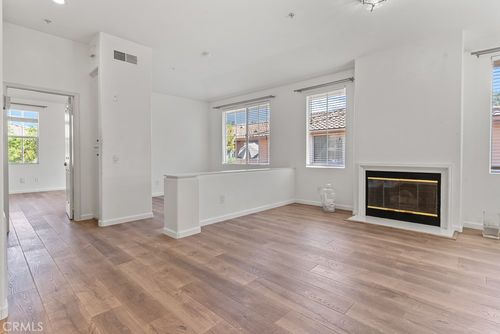 800 Solvay Aisle, Irvine, CA, 92606-0835 | Card Image