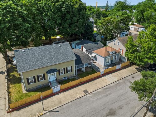 127 Meadow St, Pawtucket, RI, 02860-7328 | Card Image