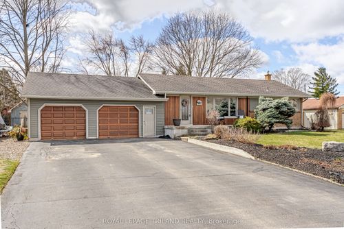 231 Thames Cres, Dorchester, ON, N0L1G3 | Card Image