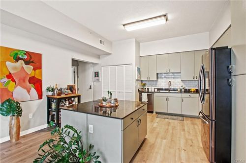 404-488 E Ocean Blvd, Long Beach, CA, 90802-4933 | Card Image