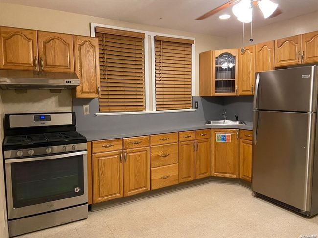 2ND FLOOR EAT IN KITCHEN | Image 8