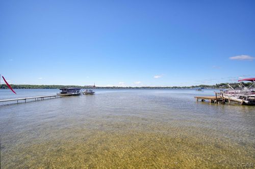 10121 W Ferndale Dr, Manitou Beach, MI, 49253-9560 | Card Image