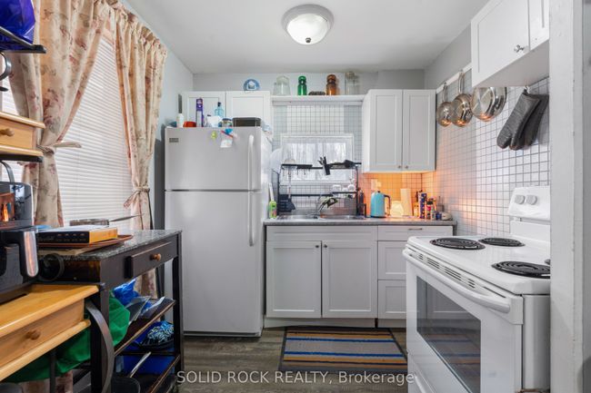 308 Victoria St N, Home with 4 bedrooms, 3 bathrooms and 3 parking in Tweed ON | Image 9