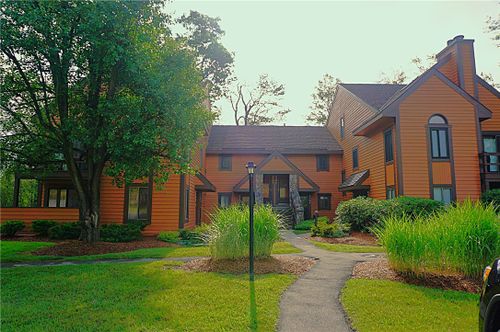 2305 Swiss Mountain Dr, Champion, PA, 15622-4040 | Card Image