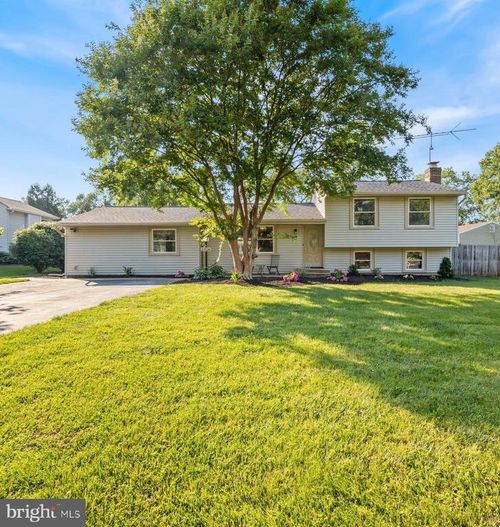 17528 Collier Cir, POOLESVILLE, MD, 20837-2121 | Card Image