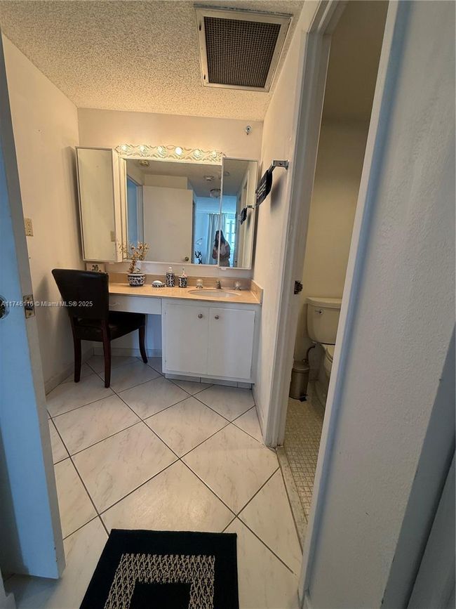 APT-628 - 500 Bayview Dr, Condo with 1 bedrooms, 2 bathrooms and null parking in Sunny Isles Beach FL | Image 13