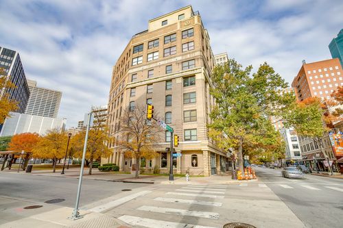 apt-301-910 Houston St, Fort Worth, TX, 76102-6231 | Card Image