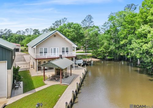 31719 River Pines Dr, Springfield, LA, 70462-8889 | Card Image