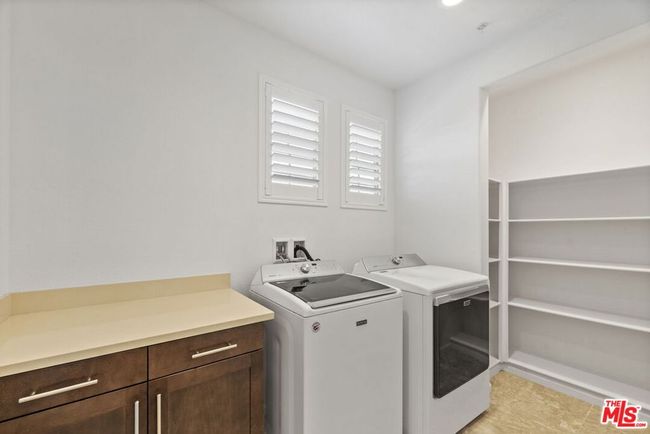 20650 Huntley Way, Condo with 4 bedrooms, 3 bathrooms and 4 parking in Santa Clarita CA | Image 13