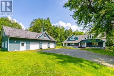 1622 Houseys Rapids Rd, House other with 3 bedrooms, 2 bathrooms and 13 parking in Gravenhurst ON | Image 1