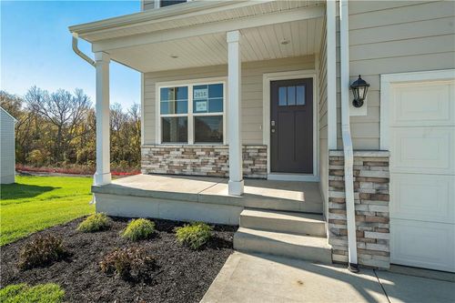19595 W 202nd Ter, Spring Hill, KS, 66083-7605 | Card Image