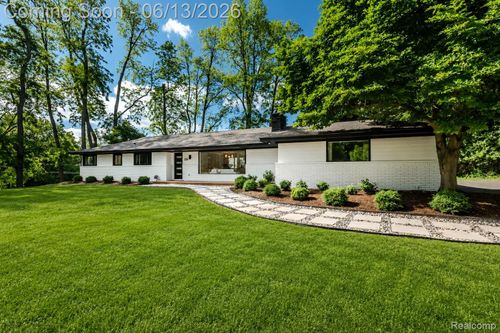 2129 Long Lake Shore Dr, West Bloomfield, MI, 48323-1926 | Card Image