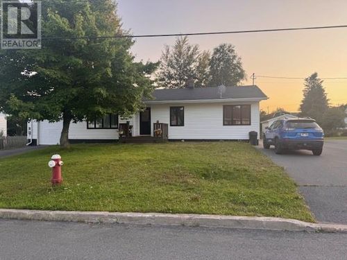 9 Russann St, Lewisporte, NL, A0G3A0 | Card Image
