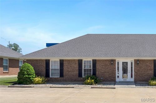 282 Southwoods Ctr, Columbia, IL, 62236-2462 | Card Image