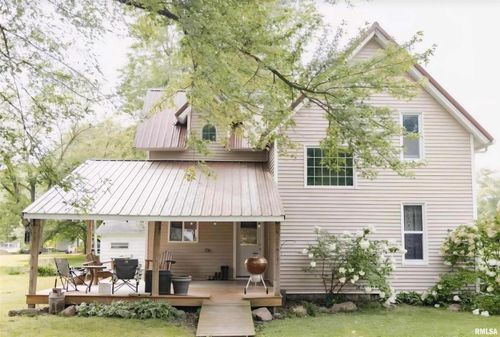 410 S Park St, Golden, IL, 62339-1052 | Card Image