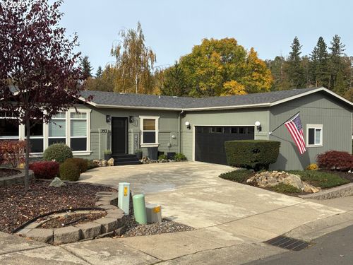 393 Knoll Terrace Dr, Canyonville, OR, 97417-9715 | Card Image