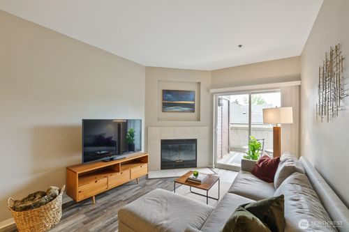 115-8745 Greenwood Avenue N, Seattle, WA, 98103 | Card Image