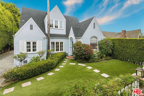 9025 Ashcroft Ave, West Hollywood, CA, 90048-1801 | Card Image