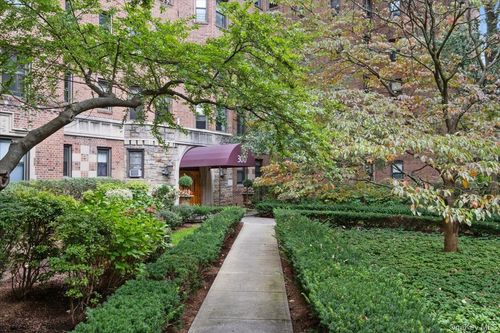 apt-3j-300 Main St, White Plains, NY, 10601-3635 | Card Image