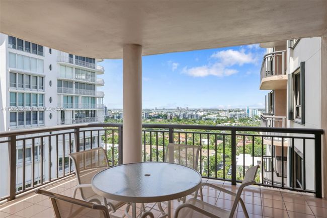 1506 - 10175 Collins Ave, Condo with 2 bedrooms, 2 bathrooms and null parking in Bal Harbour FL | Image 9