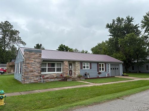 422 W Dover St, Monroe City, MO, 63456-1515 | Card Image