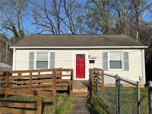 2739 Konnoak Dr, Winston Salem, NC, 27127-3941 | Card Image