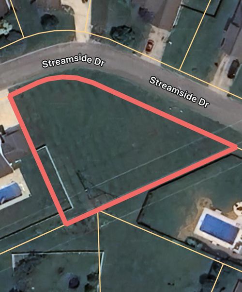 8764 Streamside Dr, Ooltewah, TN, 37363-9471 | Card Image