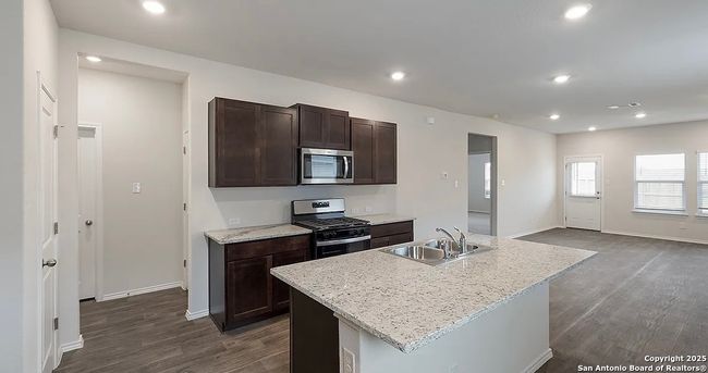 4843 Vogesite Path, House other with 4 bedrooms, 3 bathrooms and null parking in San Antonio TX | Image 8
