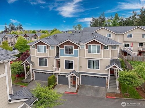 3011 Belmonte Ln, Everett, WA, 98201-1251 | Card Image