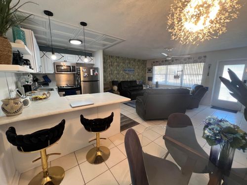 201 Kent L, West Palm Beach, FL, 33417-1724 | Card Image