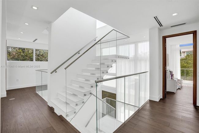 201 Buttonwood Dr, House other with 5 bedrooms, 7 bathrooms and null parking in Key Biscayne FL | Image 46