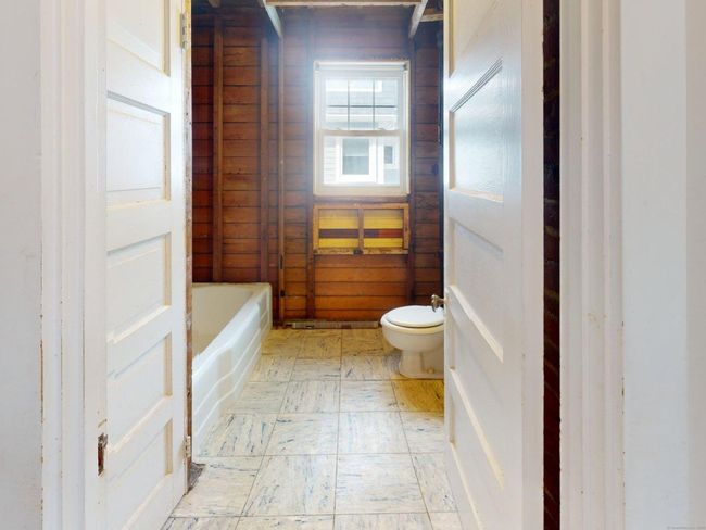 101 Niantic River Rd, House other with 4 bedrooms, 2 bathrooms and 3 parking in Waterford CT | Image 14