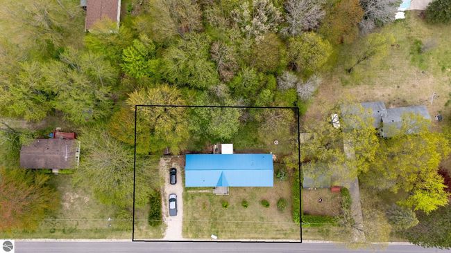 299 Cloverleaf Ln, House other with 3 bedrooms, 2 bathrooms and null parking in Houghton Lake MI | Image 4