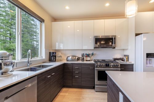 101-5782 Marine Way, Sechelt, BC, V7Z0L8 | Card Image