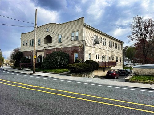 372 Old River Rd, Manville, RI, 02838-1250 | Card Image