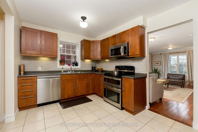 128 - 130 Main St S, Home with 4 bedrooms, 2 bathrooms and 6 parking in Halton Hills ON | Image 9