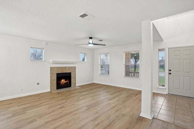 114 Challenger, House other with 4 bedrooms, 3 bathrooms and 4 parking in Kyle TX | Image 11