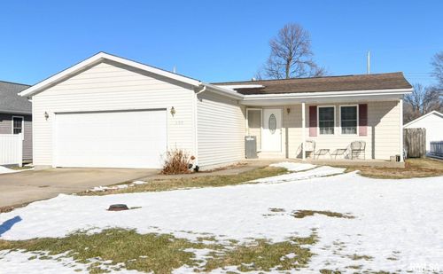 200 Hickory St, Kincaid, IL, 62540-4492 | Card Image