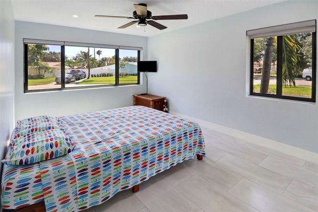 2141 Ne 49 Th St, House other with 3 bedrooms, 2 bathrooms and null parking in Lighthouse Point FL | Image 19