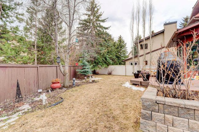 324 Coach Grove Place Sw, Home with 4 bedrooms, 3 bathrooms and 4 parking in Calgary AB | Image 45