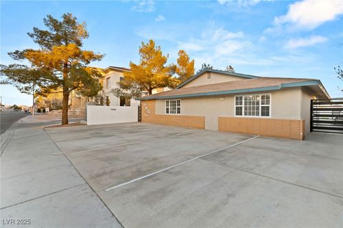 a-615 S 10th St, Las Vegas, NV, 89101-7027 | Card Image