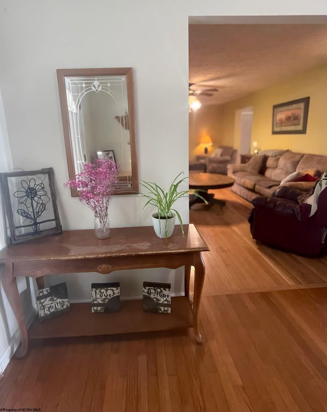 490 Deer Creek Ln, House other with 3 bedrooms, 3 bathrooms and 3 parking in Buckhannon WV | Image 5