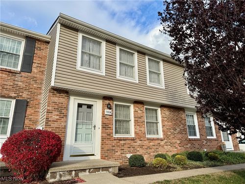 7391 Willow Run Dr, Mentor, OH, 44060-3529 | Card Image