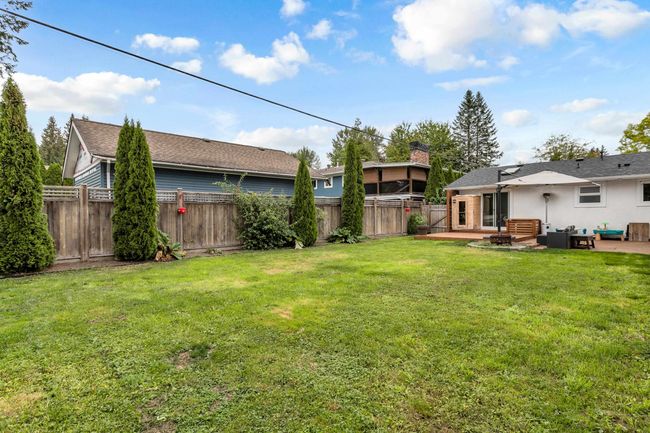 12033 261 St, House other with 4 bedrooms, 3 bathrooms and 8 parking in Maple Ridge BC | Image 35