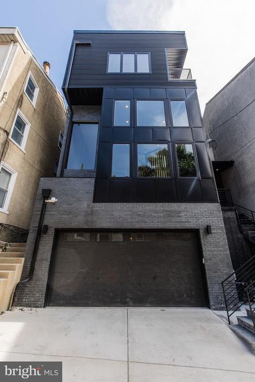 4513 Baker St, PHILADELPHIA, PA, 19127-1231 | Card Image