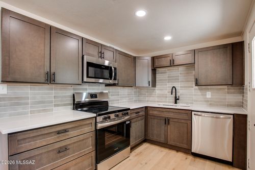 743 W Milton Street, Tucson, AZ, 85706 | Card Image