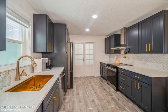 201 Ne 3 Rd St, House other with 3 bedrooms, 2 bathrooms and null parking in Satellite Beach FL | Image 5