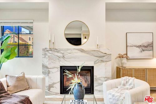 102-652 Huntley Dr, West Hollywood, CA, 90069-5007 | Card Image