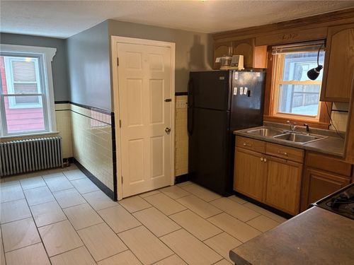 1-610 Killingly St, Johnston, RI, 02919-4027 | Card Image