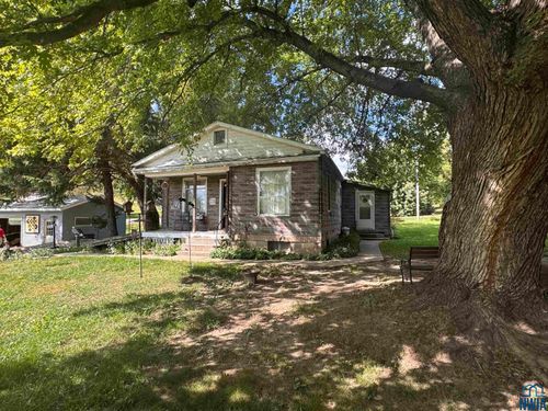 230 Maple St, Bronson, IA, 51007-5032 | Card Image